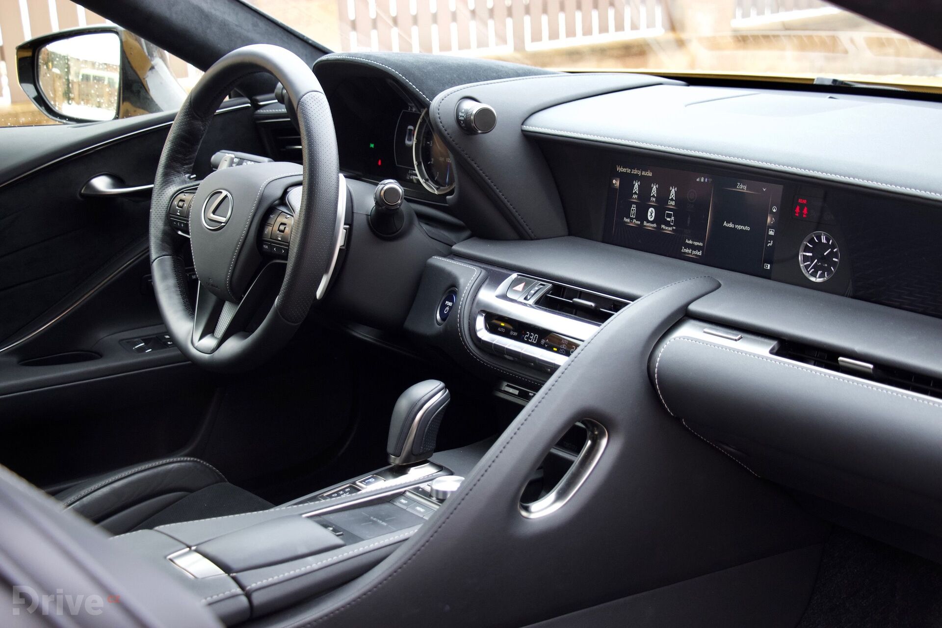 Lexus LS 500h (2017)