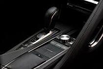 Lexus LS 500h (2017)