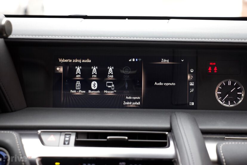 Lexus LS 500h (2017)