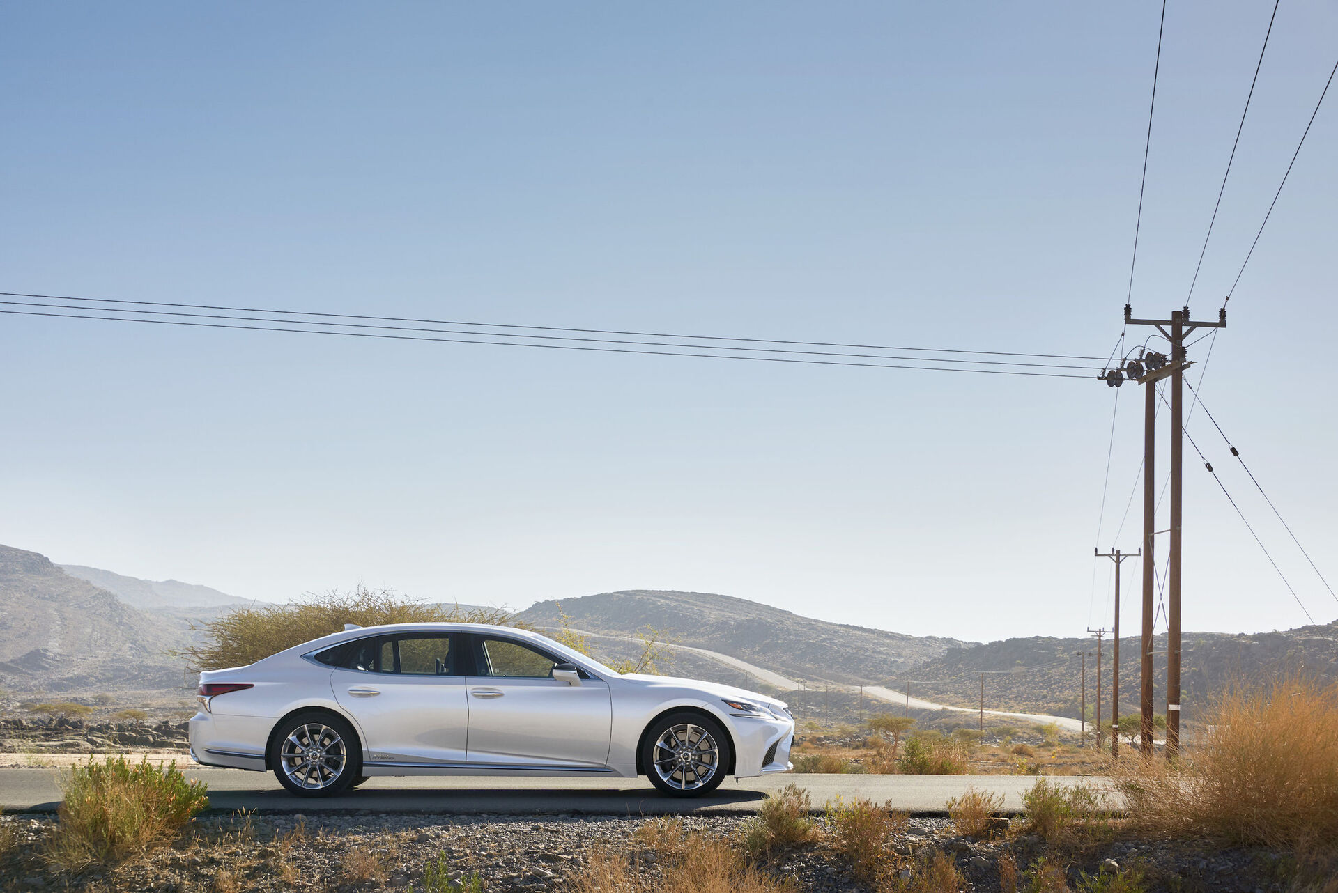 Lexus LS 500h (2017)