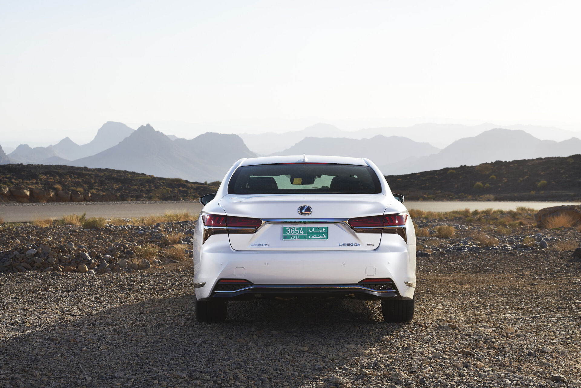 Lexus LS 500h (2017)