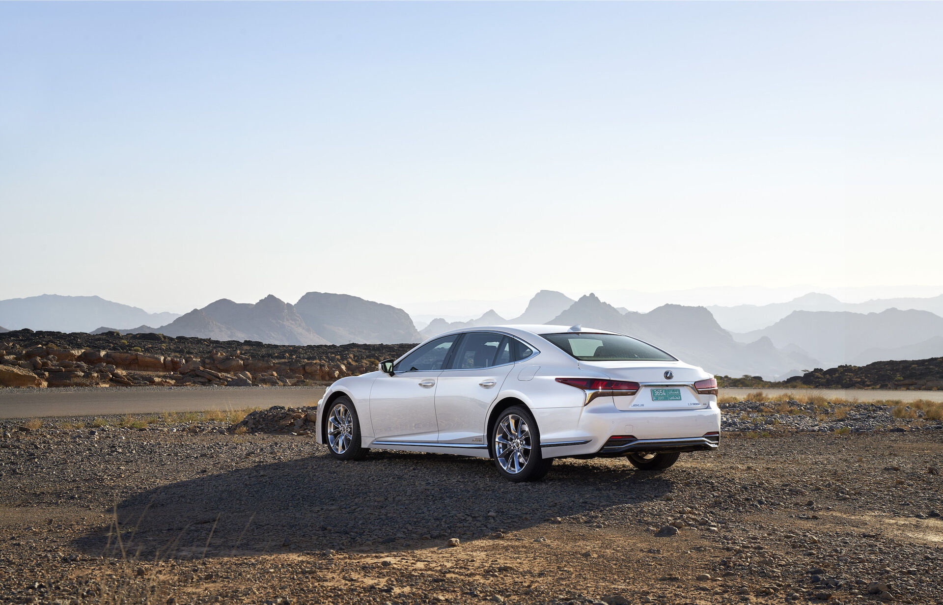 Lexus LS 500h (2017)