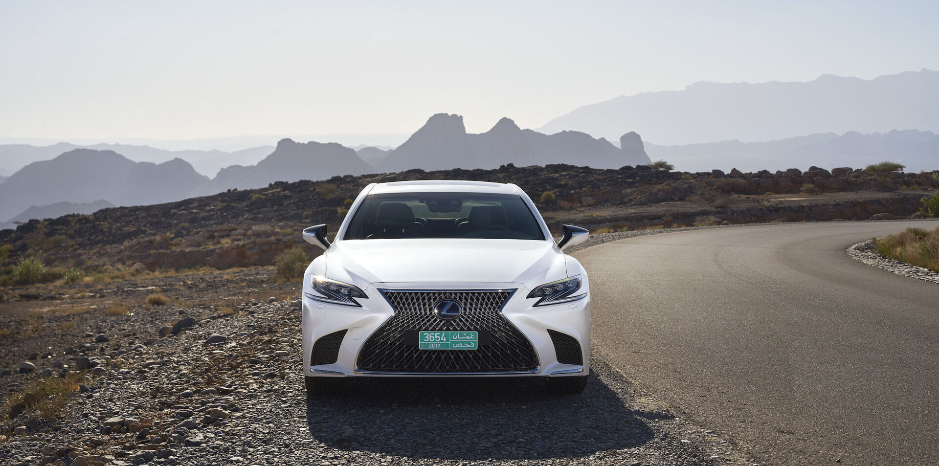 Lexus LS 500h (2017)