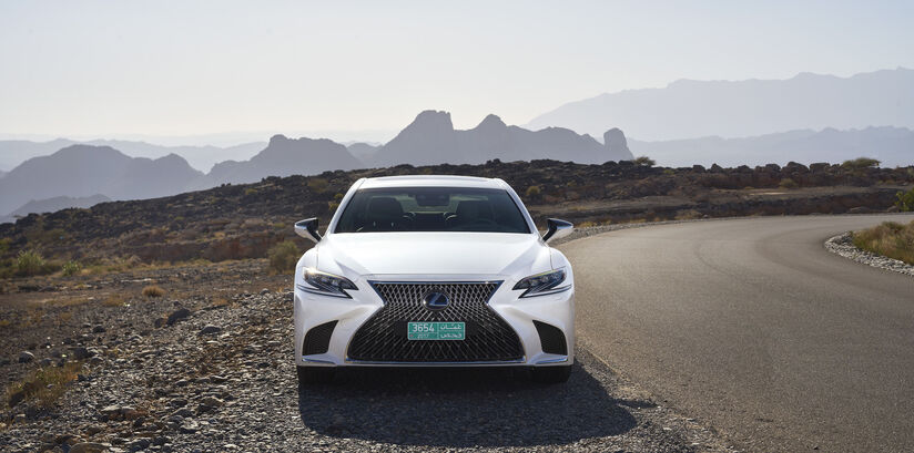 Lexus LS 500h (2017)