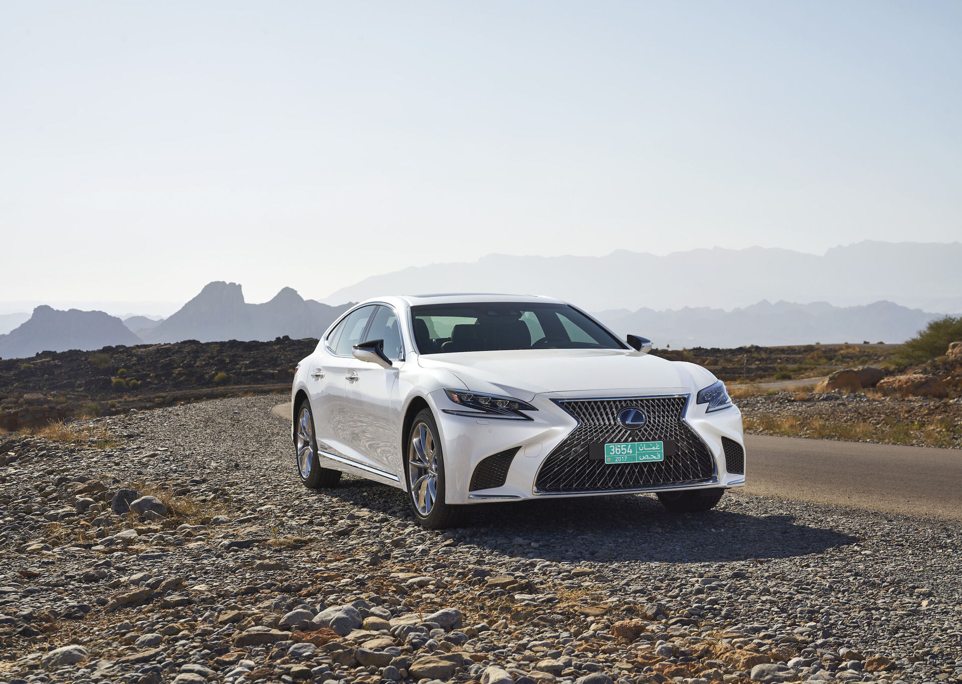 Lexus LS 500h (2017)