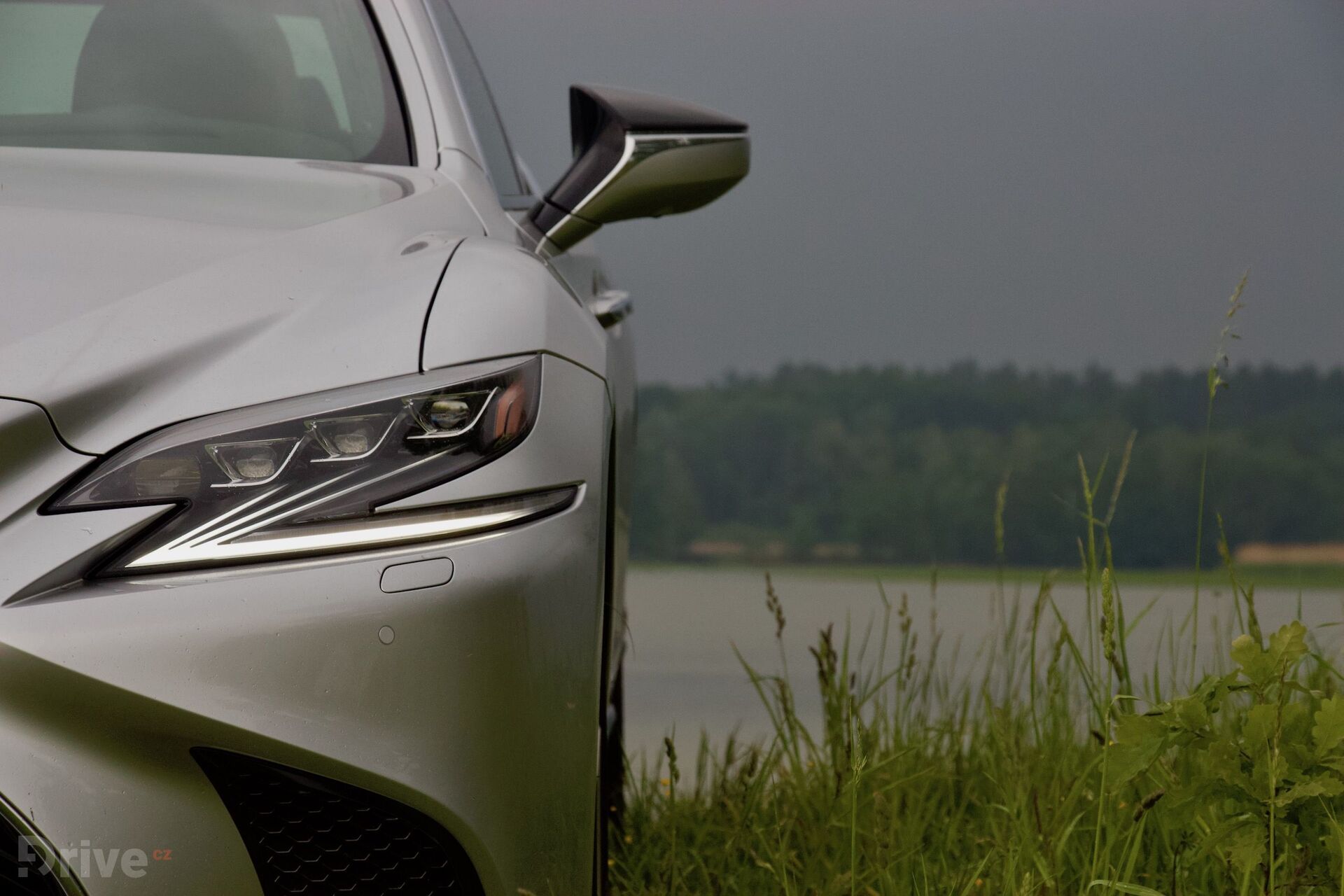 Lexus LS 500h (2017)