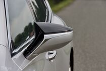 Lexus LS 500h (2017)