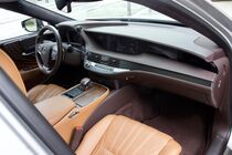 Lexus LS 500h (2017)