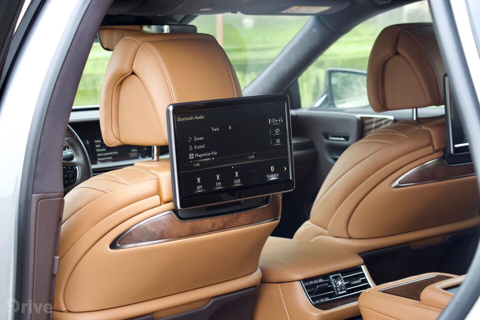 Lexus LS 500h (2017)