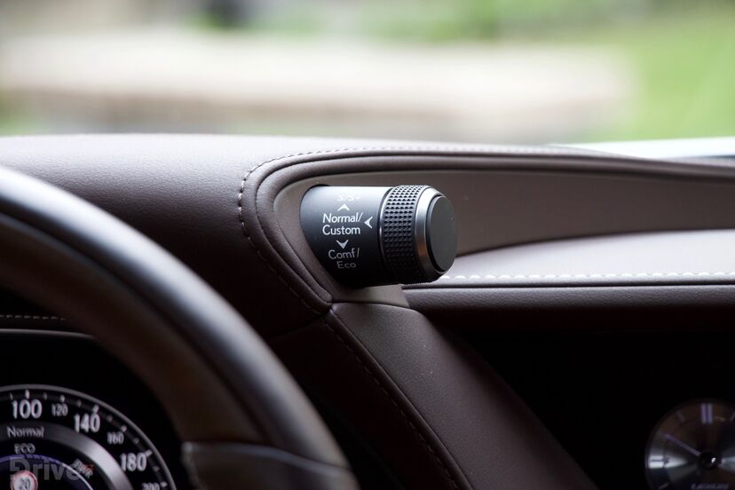 Lexus LS 500h (2017)