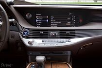 Lexus LS 500h (2017)