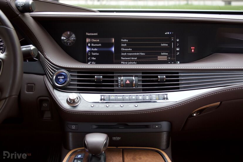 Lexus LS 500h (2017)