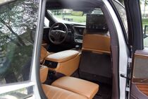 Lexus LS 500h (2017)