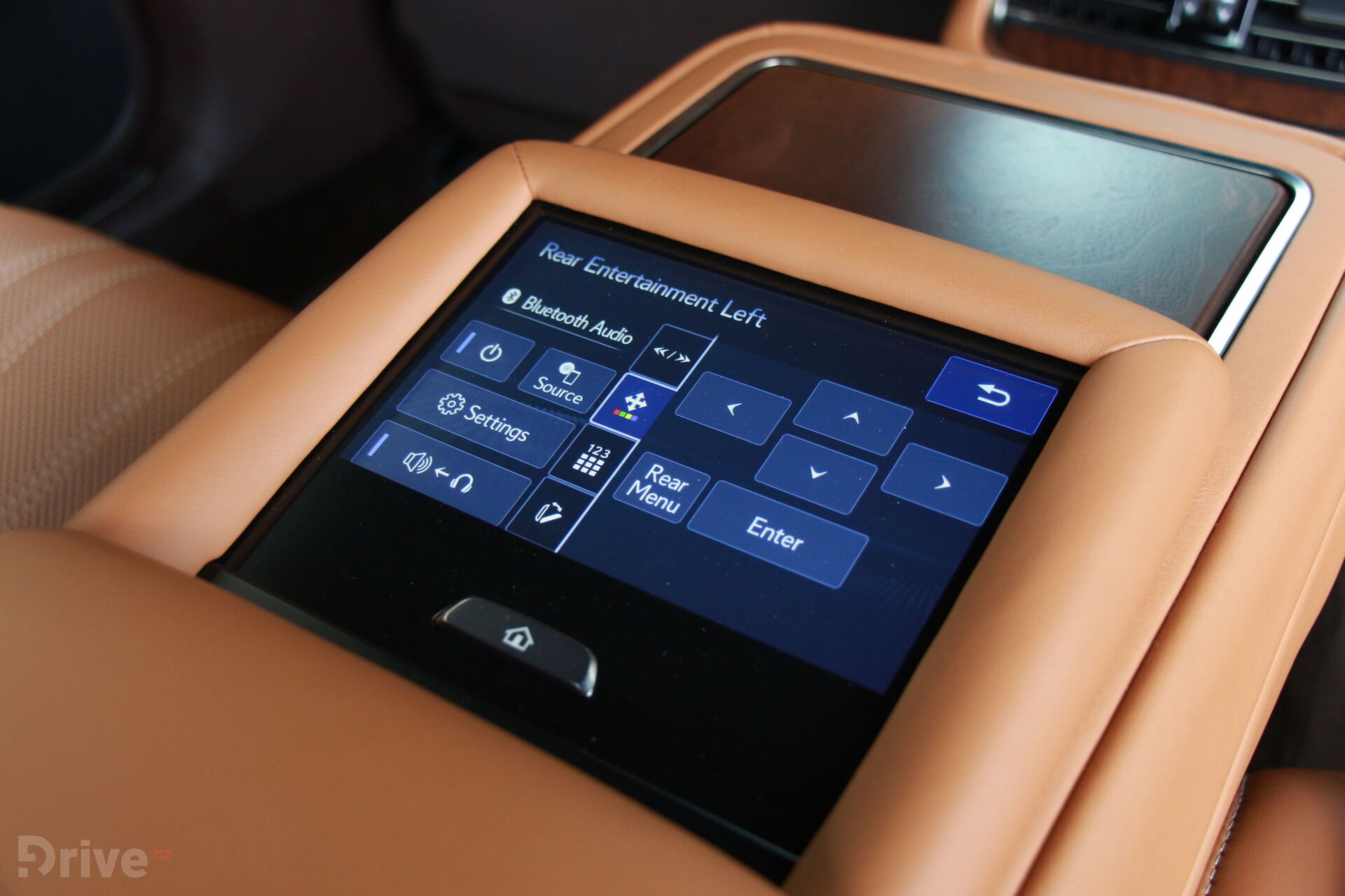 Lexus LS 500h (2017)