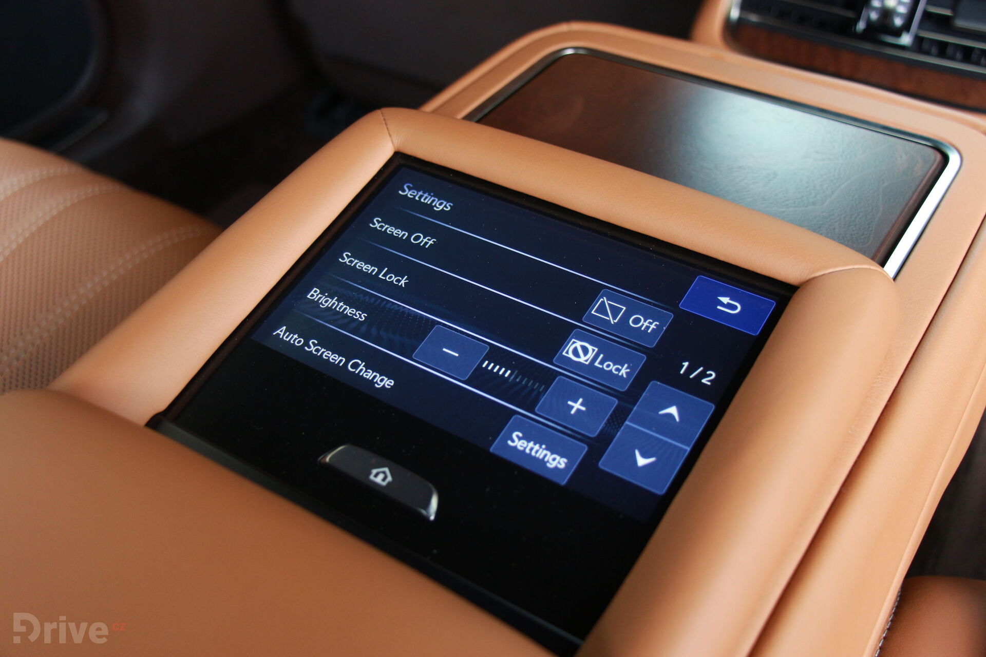 Lexus LS 500h (2017)