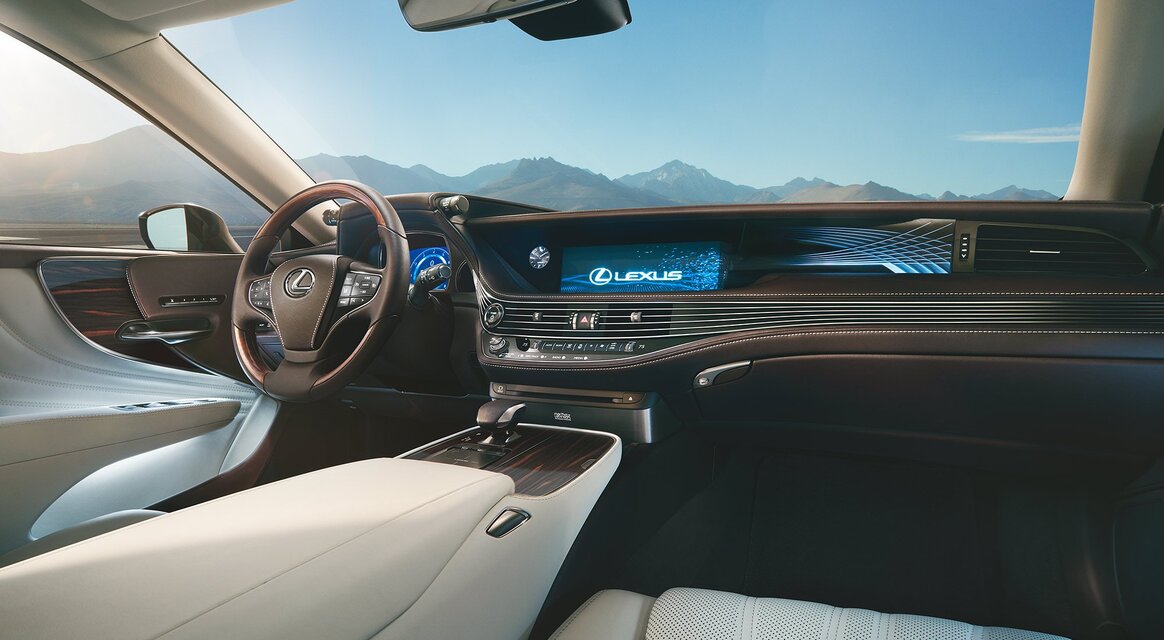 Lexus LS 500h (2017)