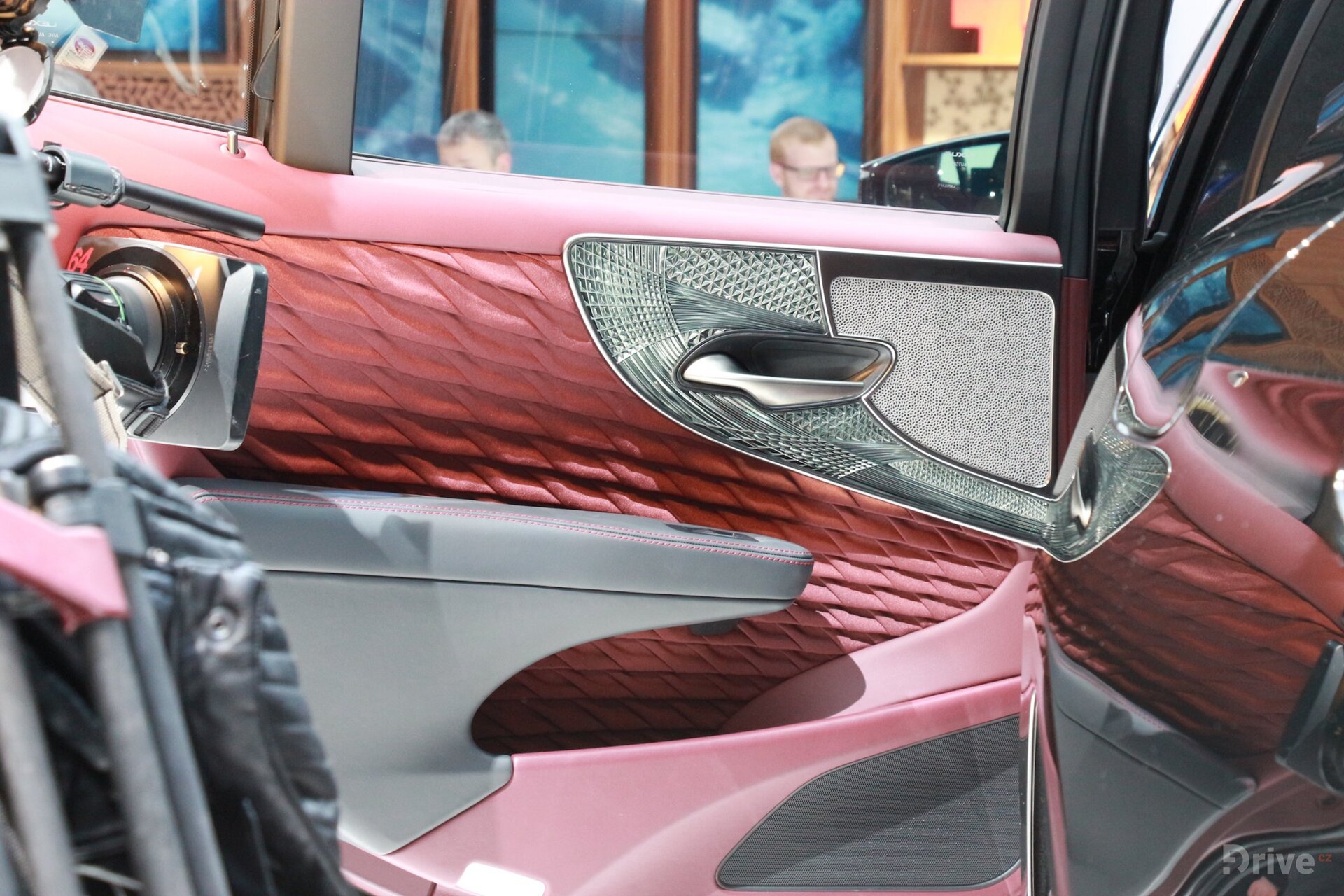 Lexus LS 500h (2017)