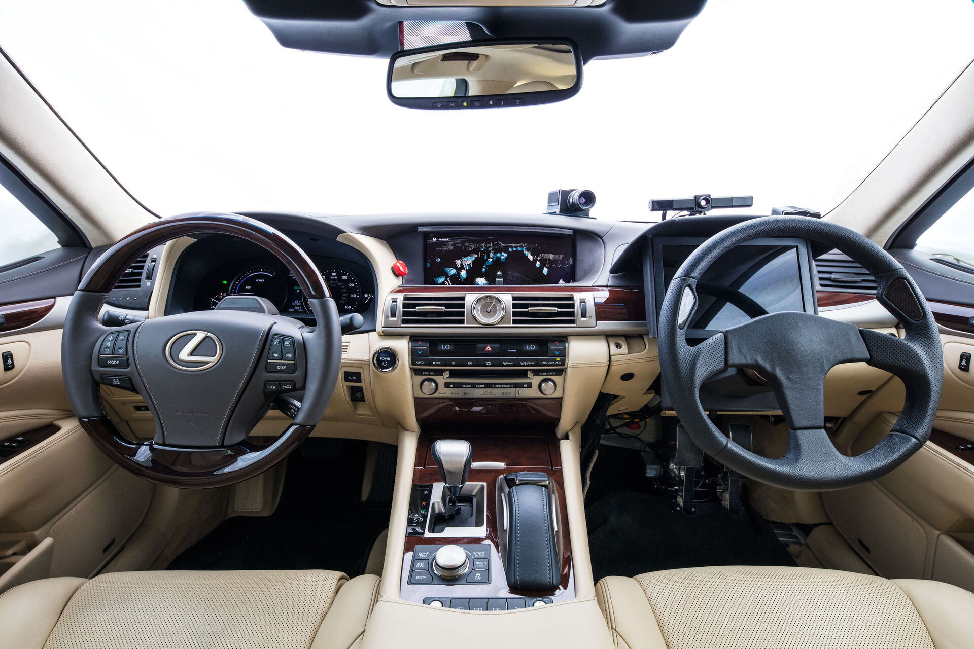 Lexus LS 600h autonomní řízení