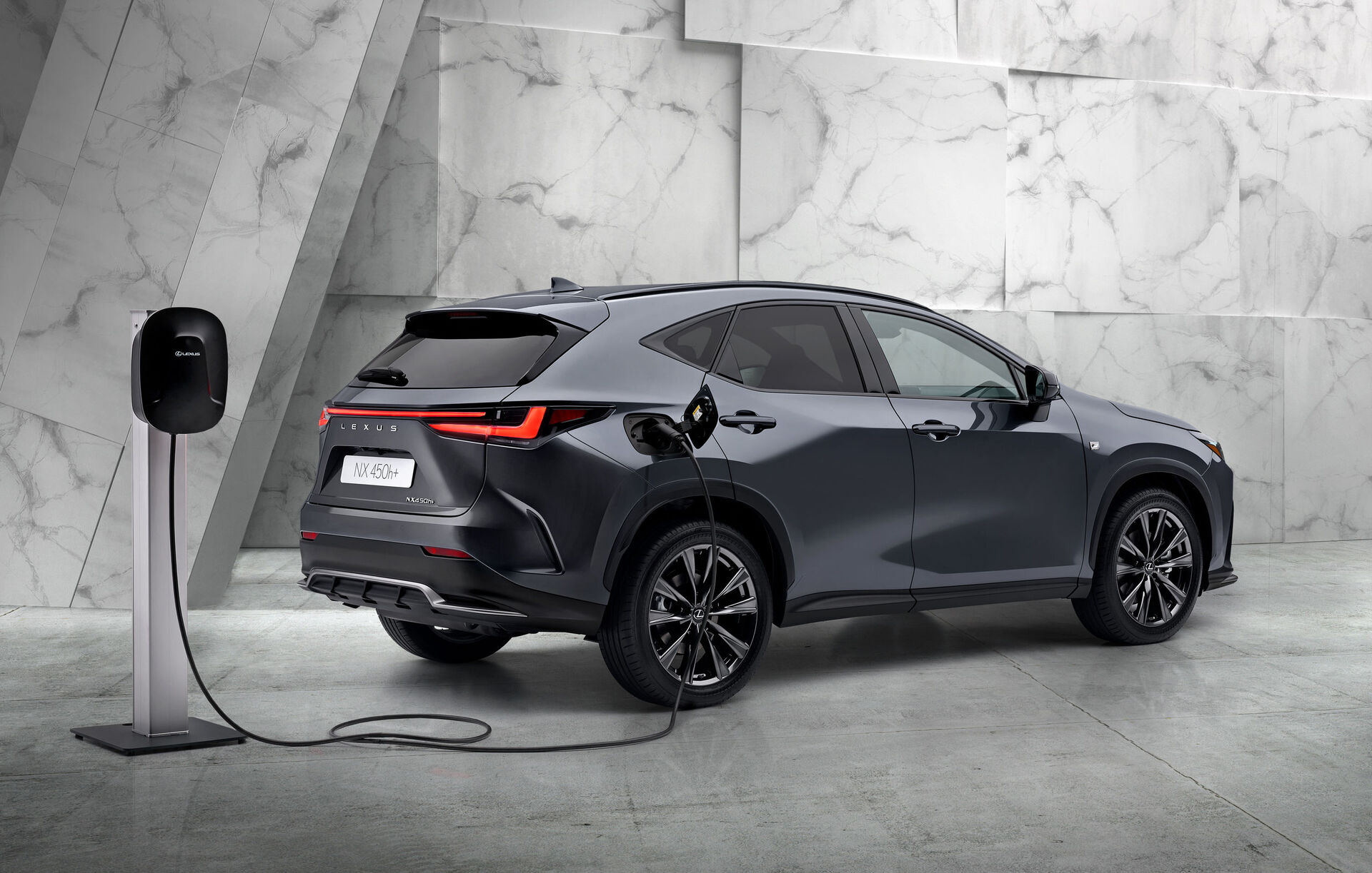 Lexus NX (2021)