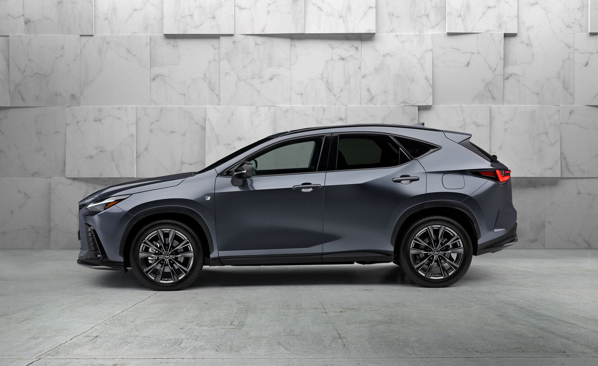 Lexus NX (2021)