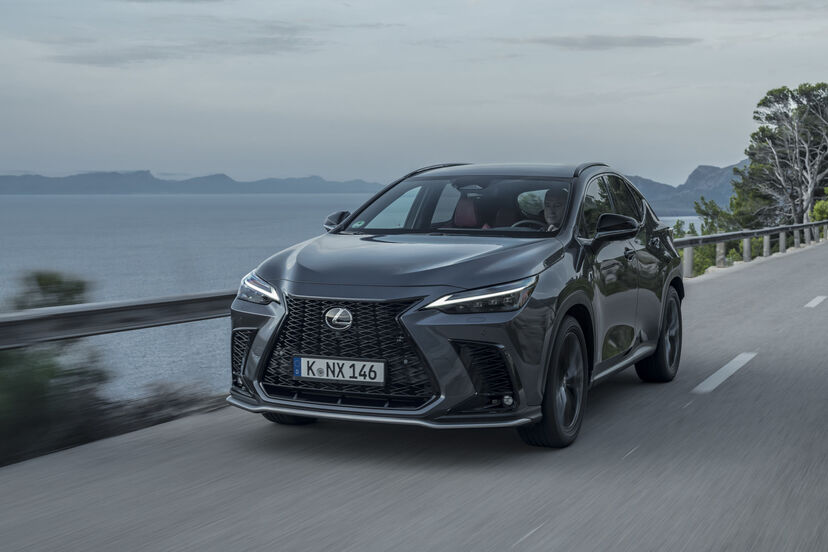 Lexus NX (2021)