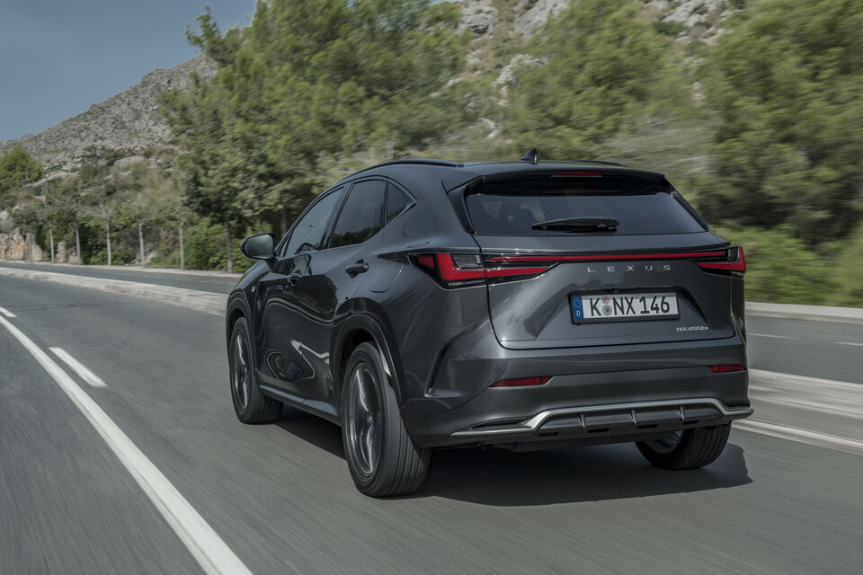 Lexus NX (2021)