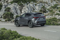 Lexus NX (2021)