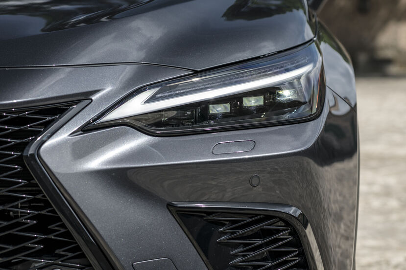 Lexus NX (2021)