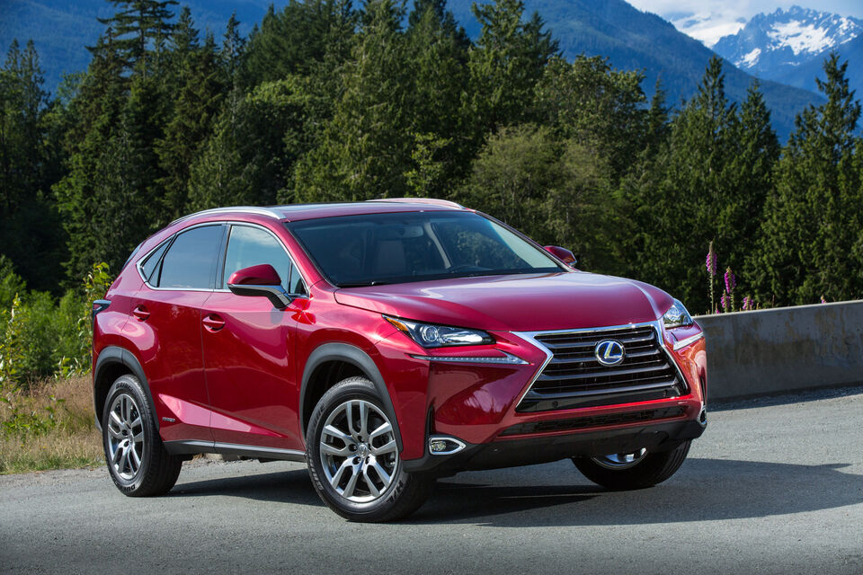 Lexus NX 300h (2015)