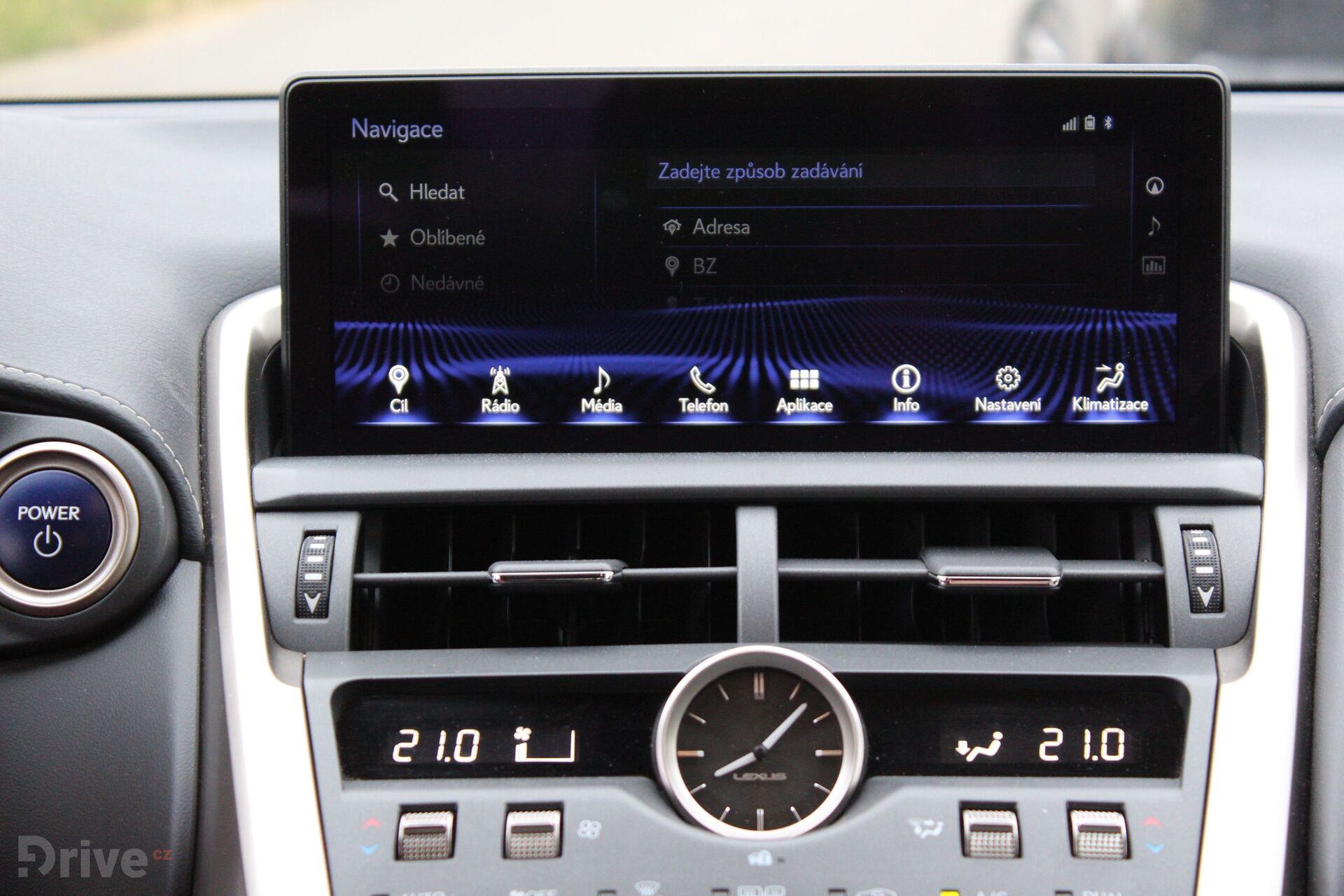 Lexus NX 300h (2015)