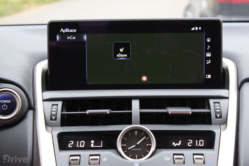 Lexus NX 300h (2015)