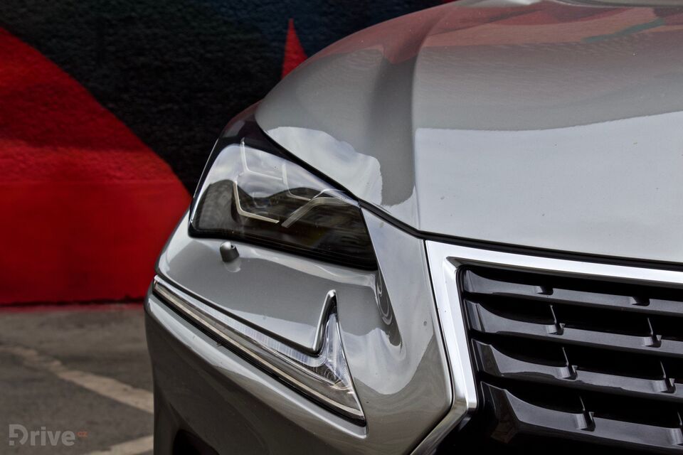 Lexus NX 300h (2015)