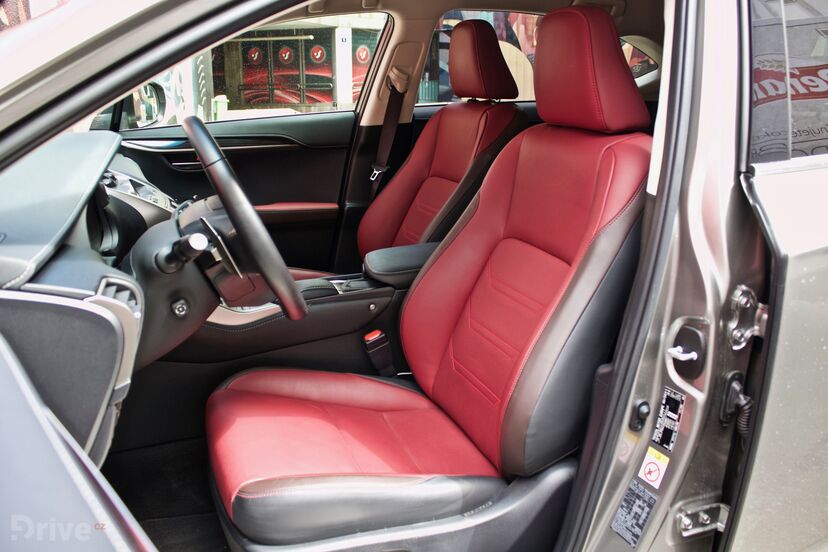 Lexus NX 300h (2015)