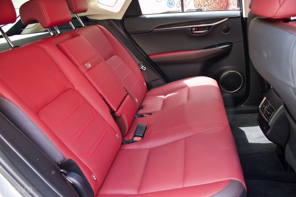 Lexus NX 300h (2015)