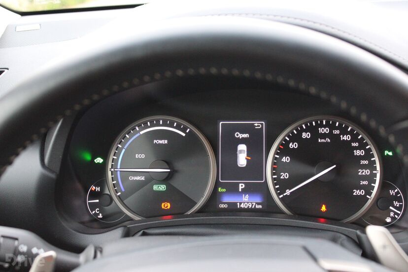 Lexus NX 300h (2015)