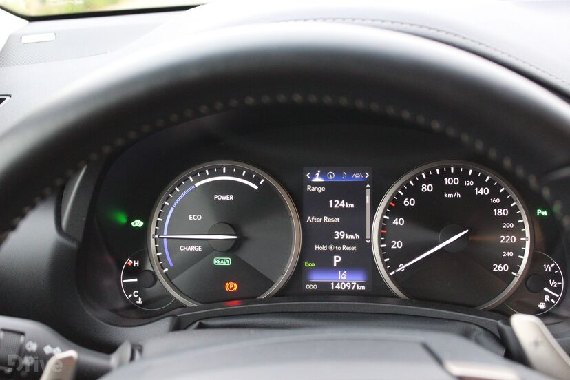 Lexus NX 300h (2015)