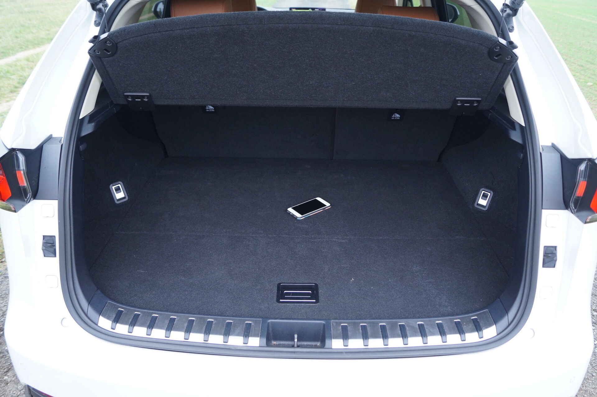 Lexus NX 300h (2015)