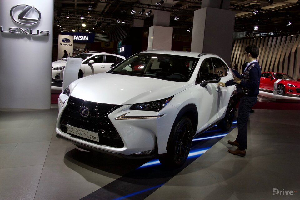 Lexus NX 300h (2015)