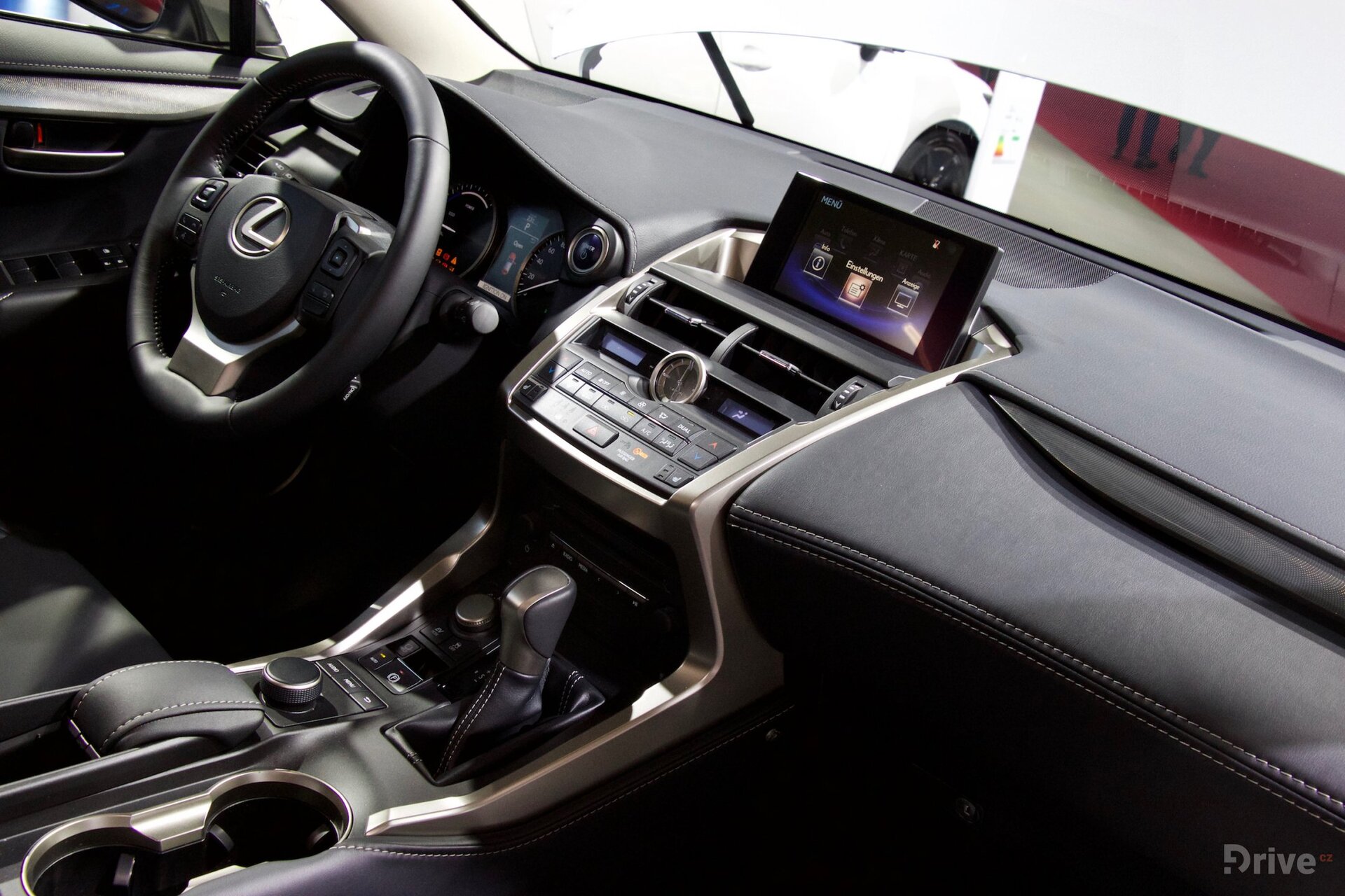 Lexus NX 300h (2015)