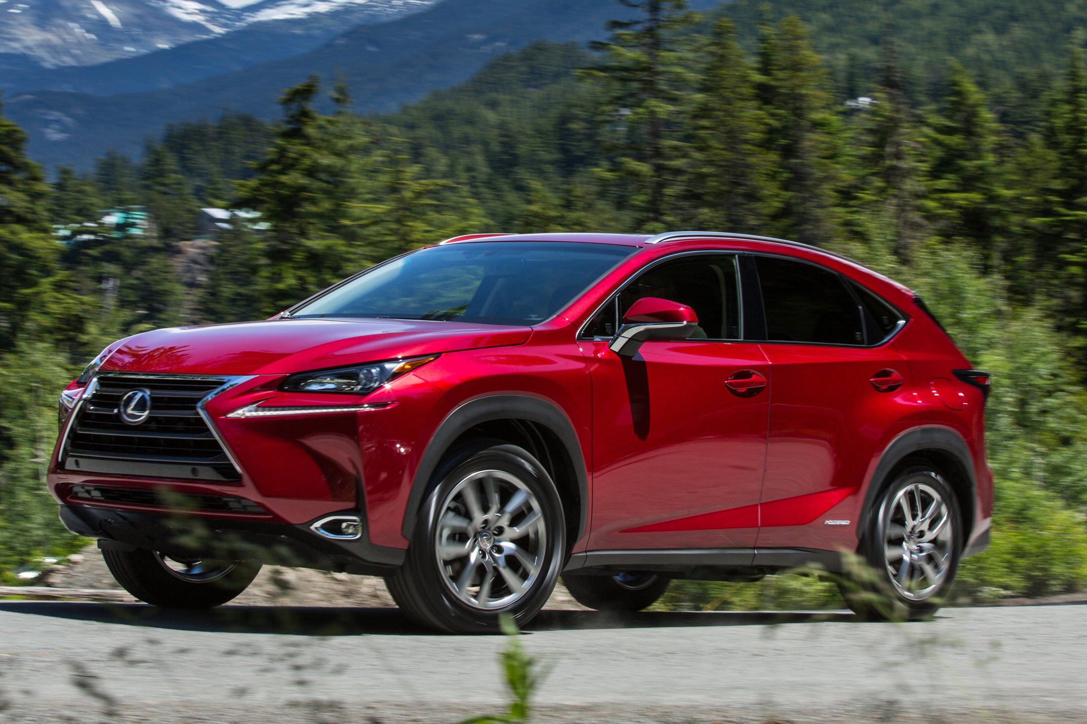 Lexus NX 300h (2015) výbava a cena | fDrive.cz