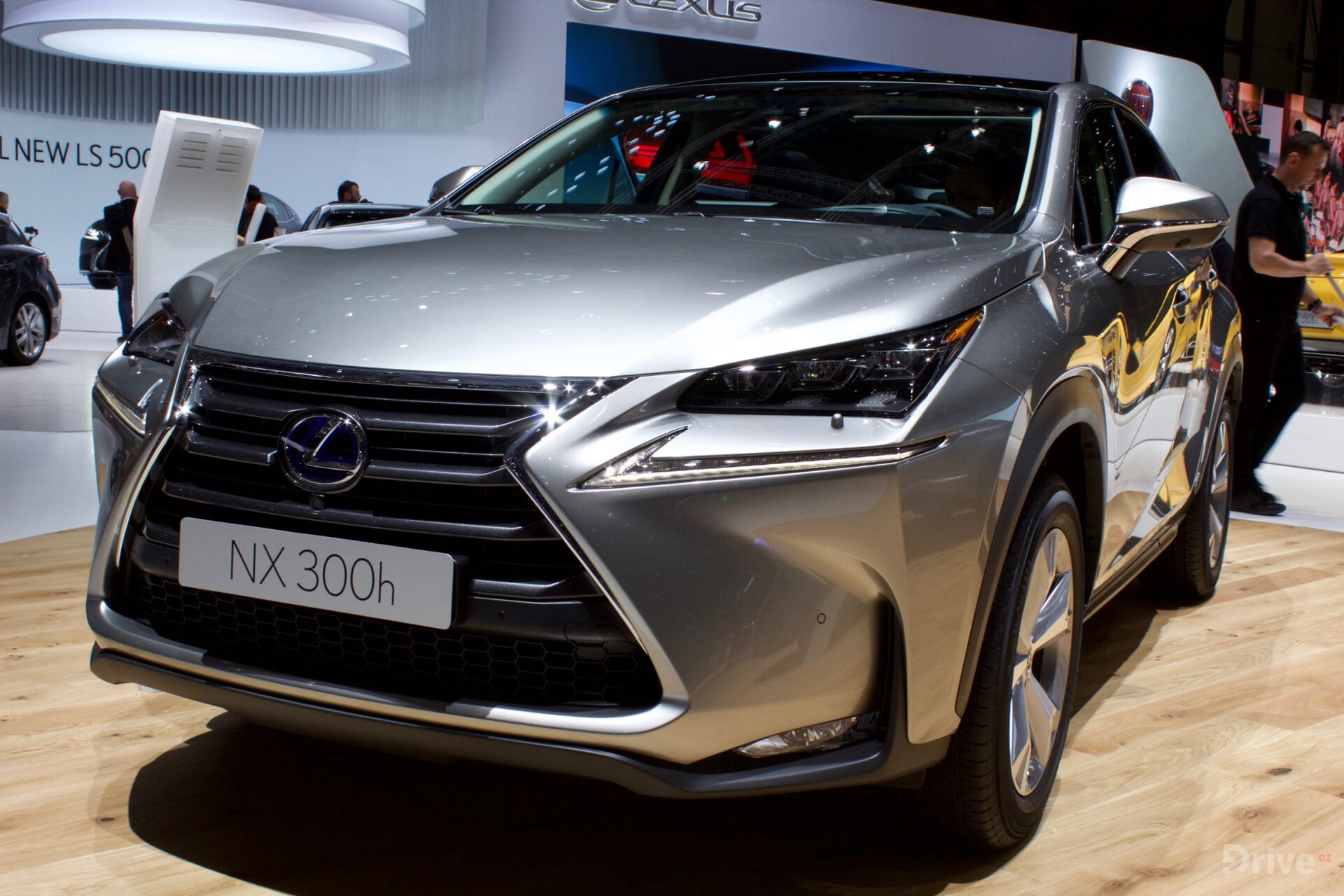Lexus NX 300h (2015)