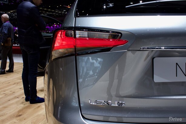 Lexus NX 300h (2015)