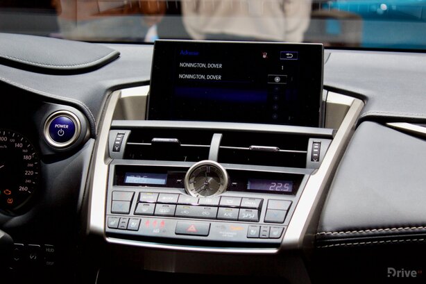 Lexus NX 300h (2015)