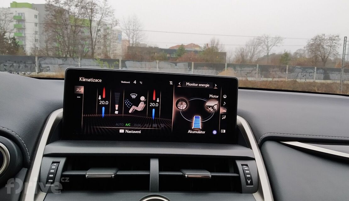 Lexus NX 300h AWD (2020)