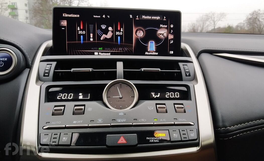 Lexus NX 300h AWD (2020)