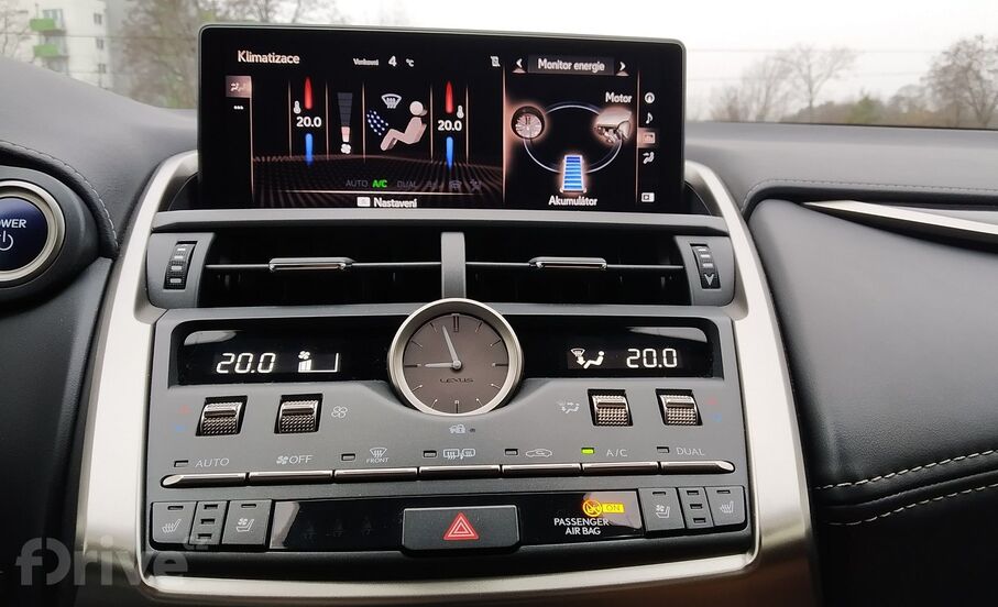 Lexus NX 300h AWD (2020)