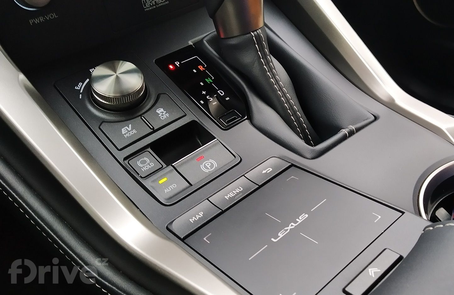 Lexus NX 300h AWD (2020)