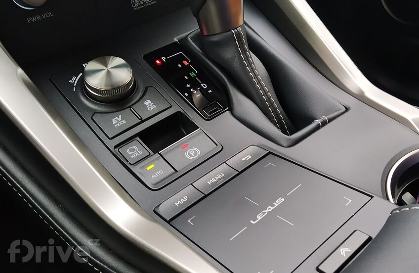 Lexus NX 300h AWD (2020)