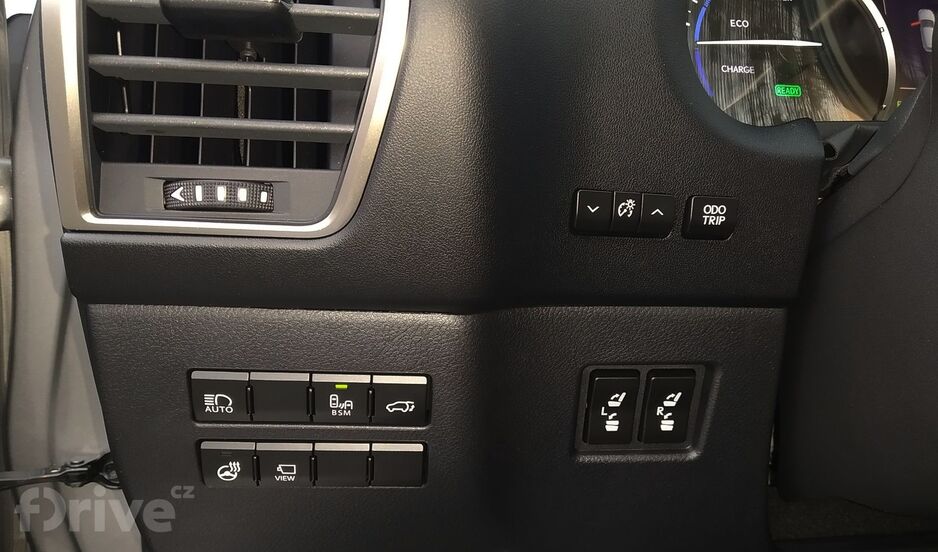 Lexus NX 300h AWD (2020)