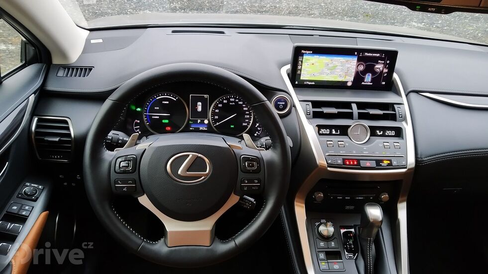 Lexus NX 300h AWD (2020)